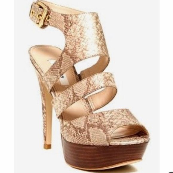 🔥 END OF SUMMER SALE PRICE $20🔥 Guess Platform Heels - Picture 1 of 8